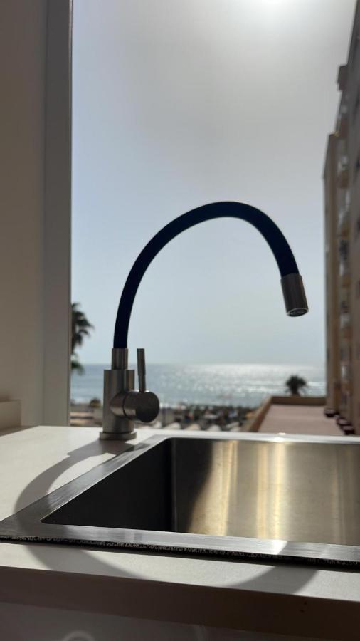 Torremolinos,Estudio Junto Al Mar En La Carihuela Exterior foto